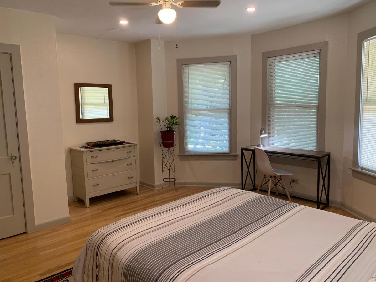 125-#4 Downtown Cozy Upstairs One Bedroom Apt San Antonio Eksteriør billede