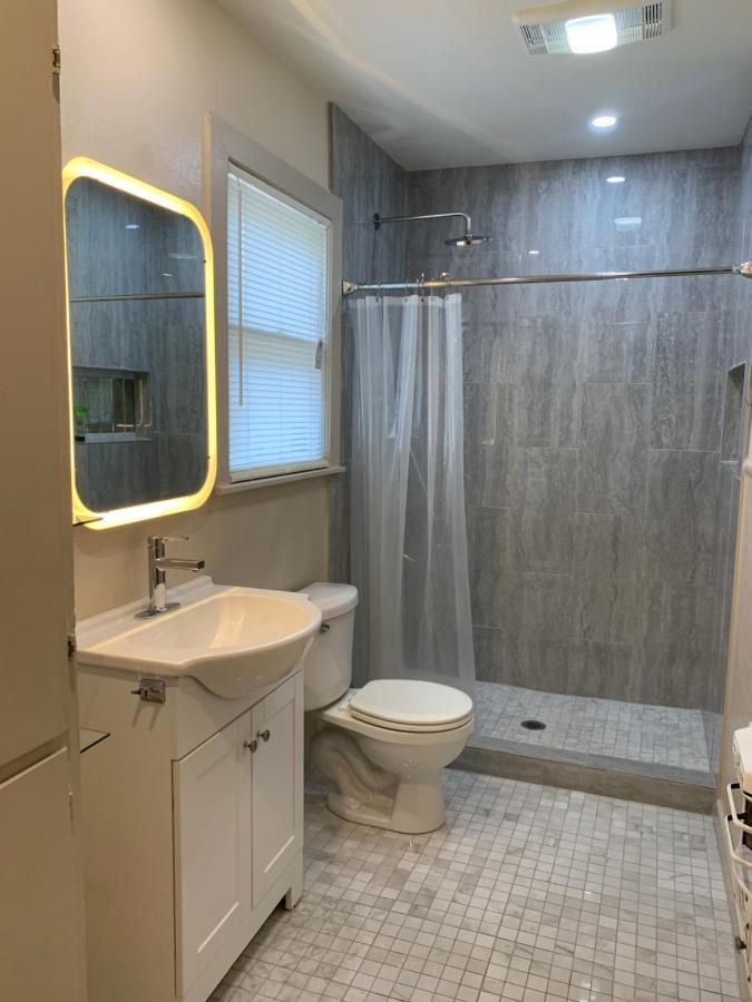 125-#4 Downtown Cozy Upstairs One Bedroom Apt San Antonio Eksteriør billede