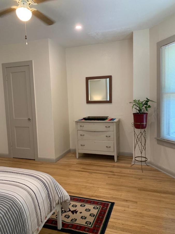 125-#4 Downtown Cozy Upstairs One Bedroom Apt San Antonio Eksteriør billede