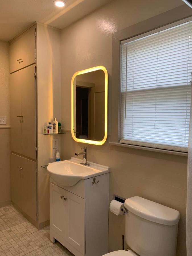 125-#4 Downtown Cozy Upstairs One Bedroom Apt San Antonio Eksteriør billede